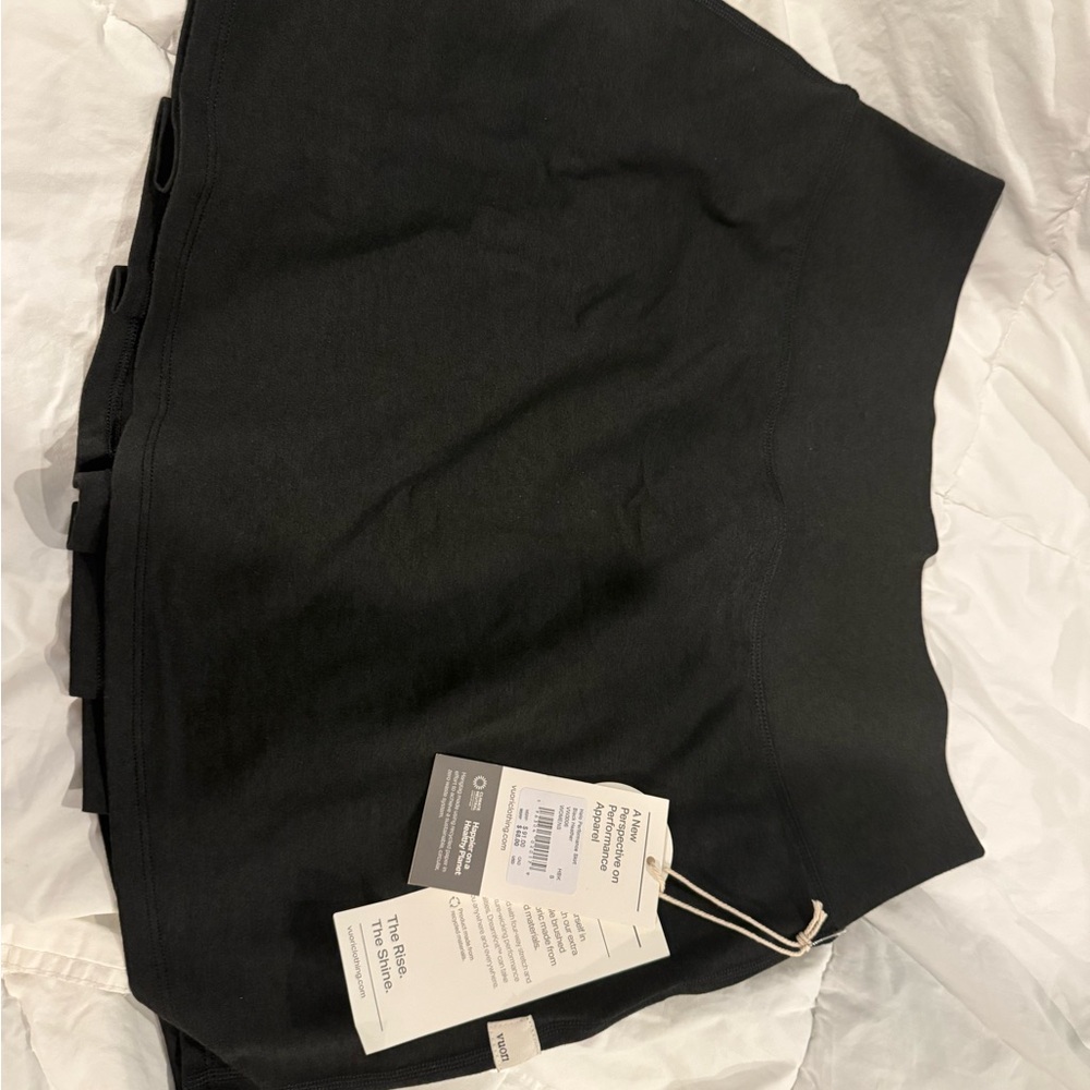 Vuori Black Heather halo performance skirt